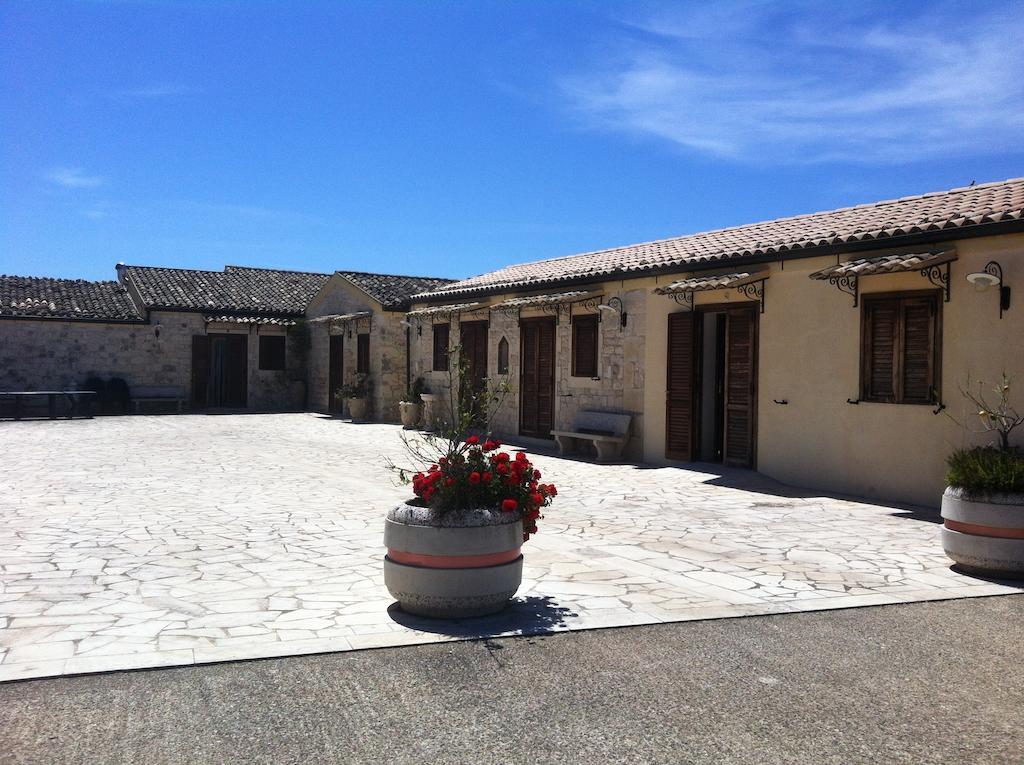 Oasi Di Cava Ispica Villa Pietre Nere San Zagaria Exteriör bild